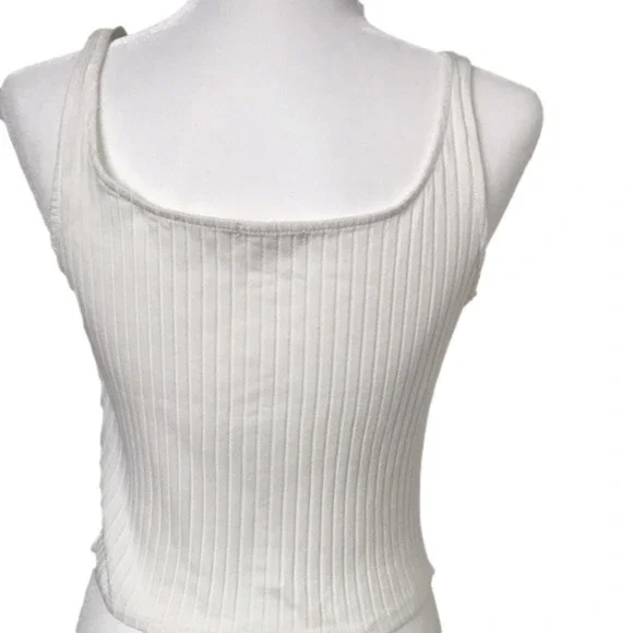 𝅺HEART and Hips white knit camisole top - Picture 2 of 6